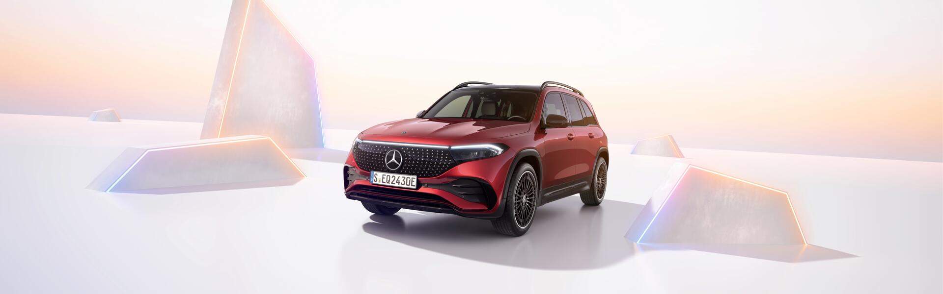 Mercedes-Benz EQB_Front und Seitenansicht