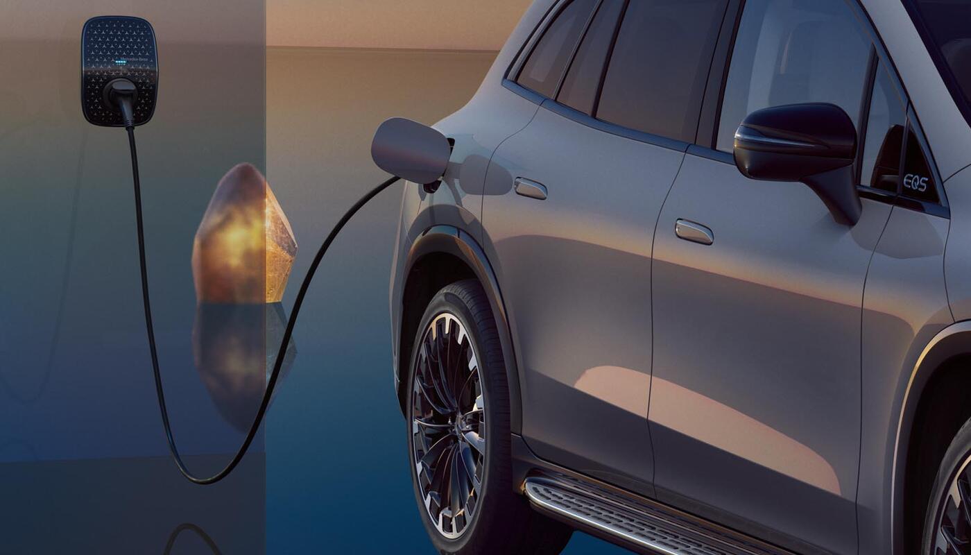 Der EQS SUV von Mercedes EQ_mit Wallbox
