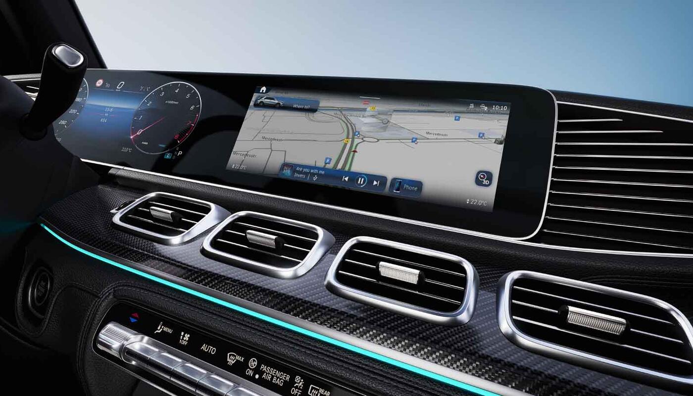 Touchscreen Display mit Infotainment Bereich