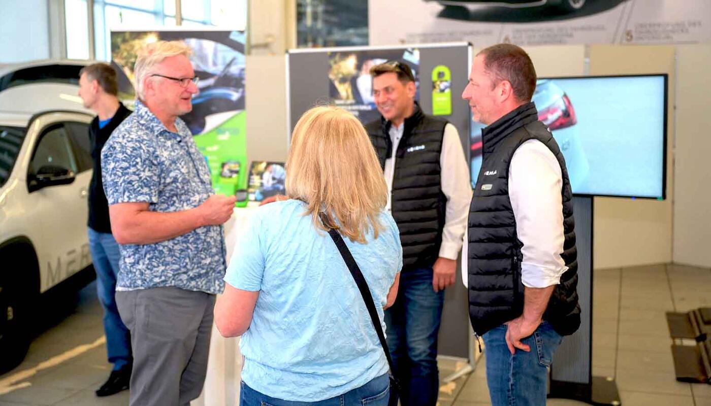 Bildgalerie Frühlingsfest_Kundengespräch