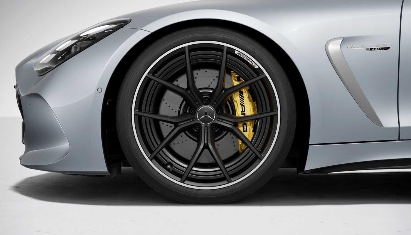 AMG GT Reifen mit Felge Großansicht