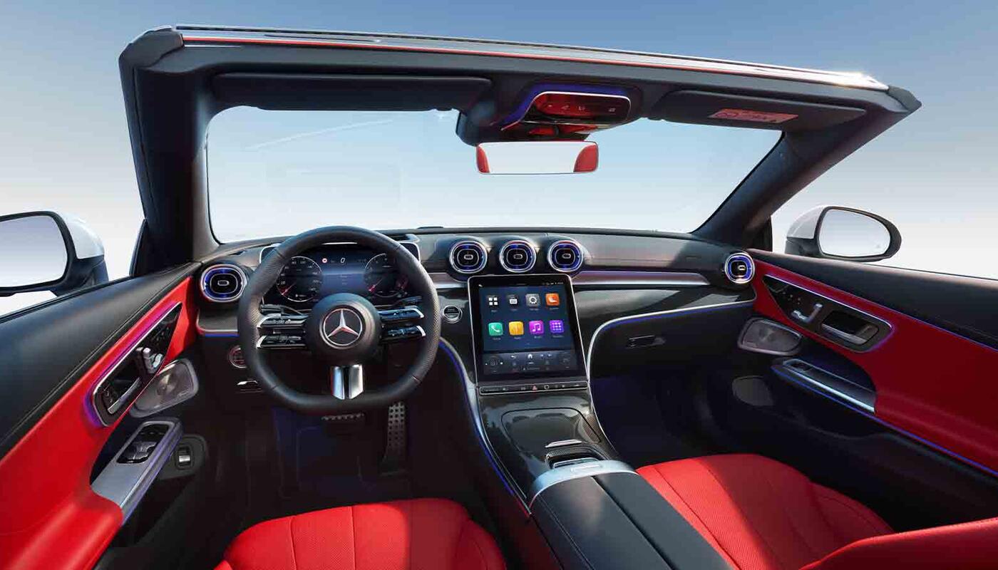 CLE Cabriolet Fahrercockpit