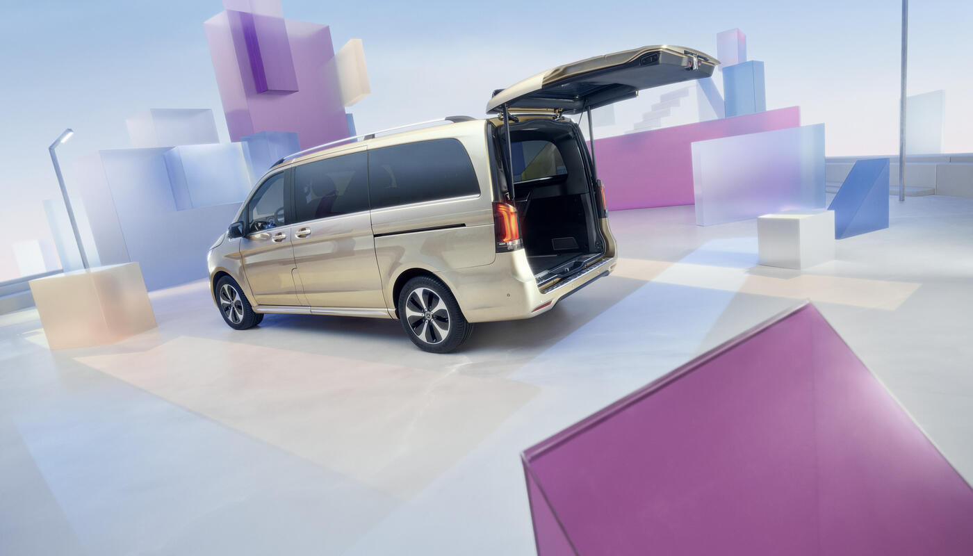 EQV_mit offenem Kofferraum