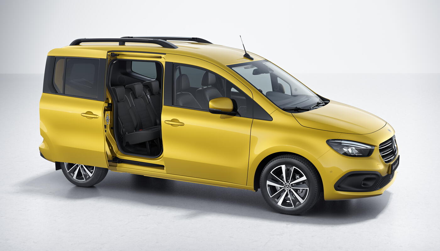 Mercedes-Benz T-Klasse_Seitenansicht mit offener Tür