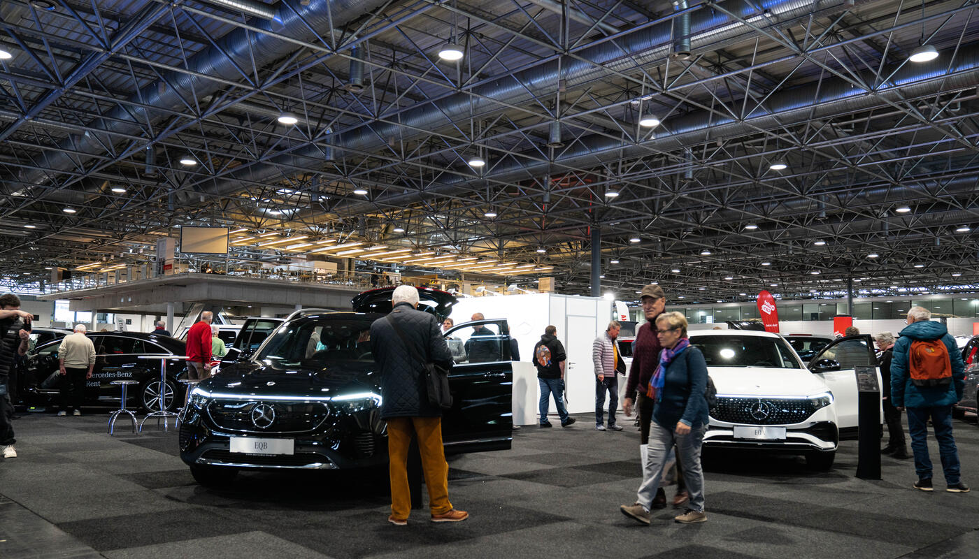 Dier EQA und EQB sind wie insgesamt 10 Mercedes-Benz auf der Messe zu sehen.