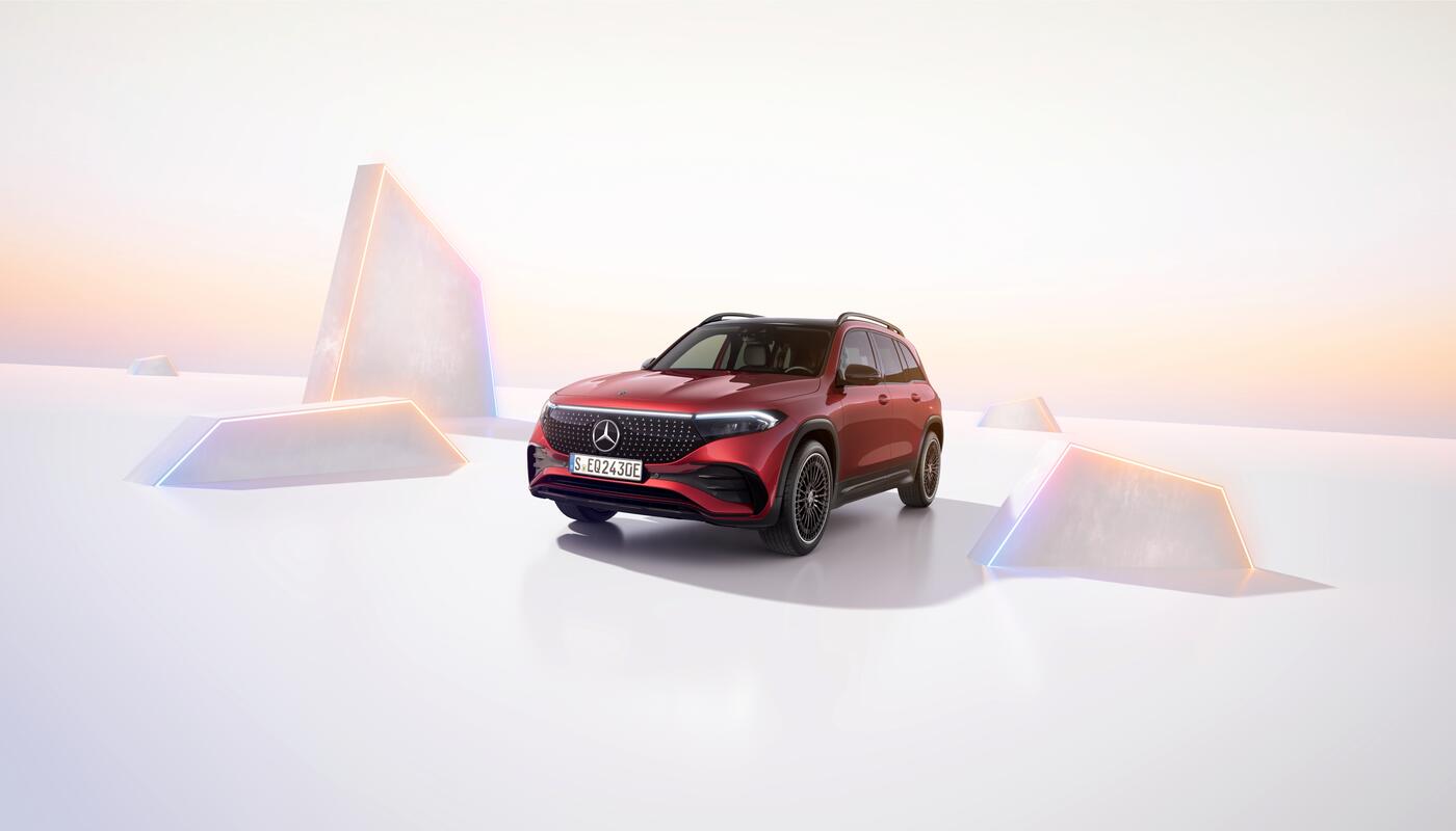 Mercedes-Benz EQB_Front und Seitenansicht