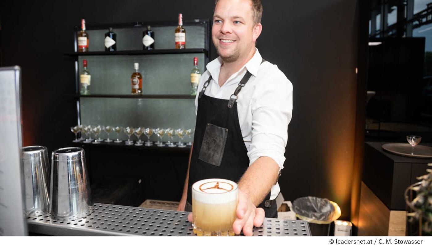 Eröffnung der Maybach-Lounge_Showbarkeeper von Barpros