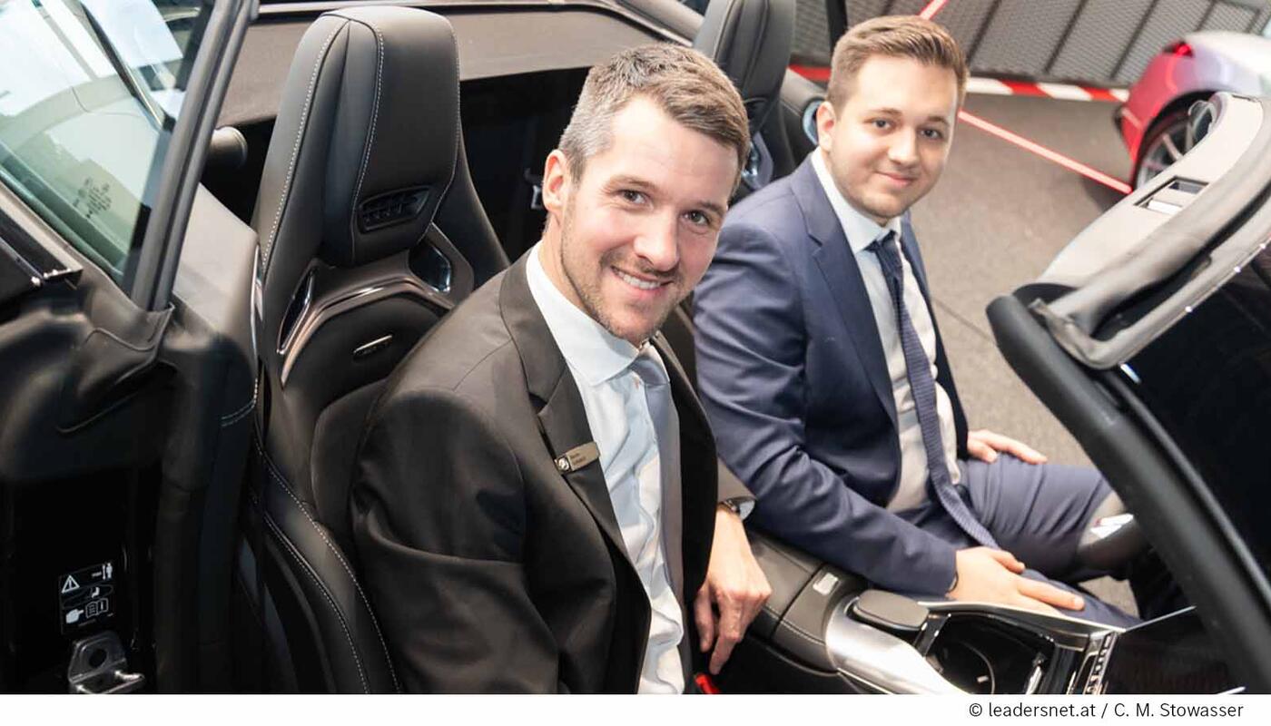 Eröffnung der Maybach-Lounge_Probesitzen im neuen Maybach SL 680
