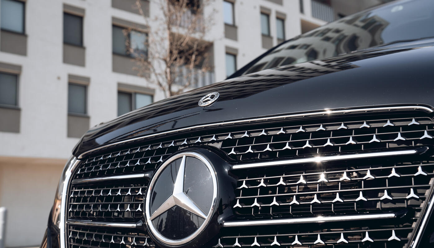 Transporter der Woche_V-Klasse_Kühlergrill