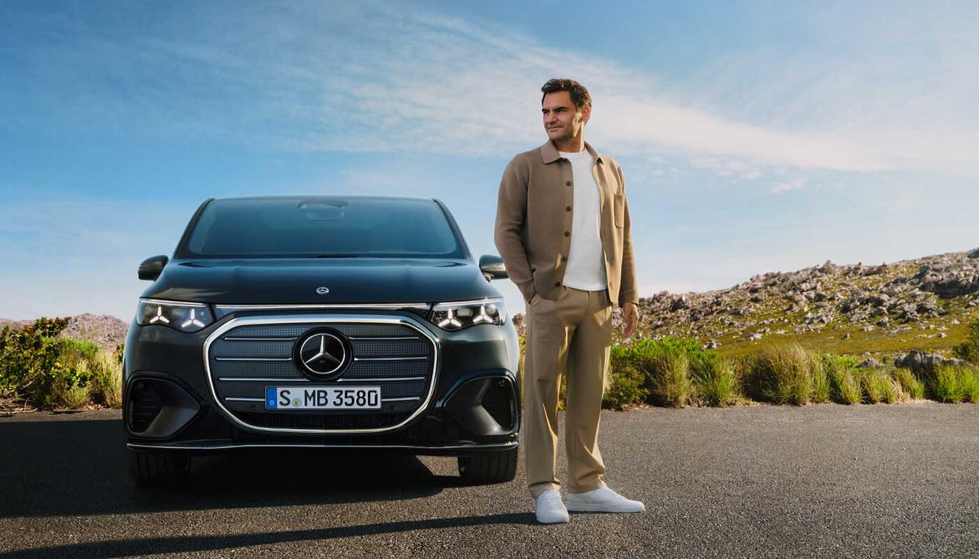 VLE Frontansicht mit Roger Federer daneben