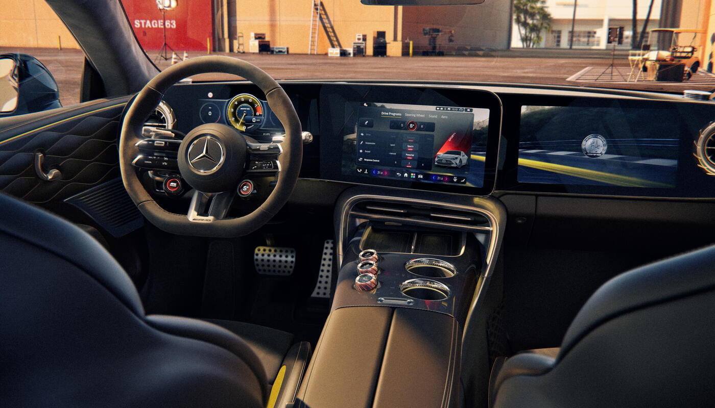 Mercedes-AMG GT 4-Türer Coupé_Fahrercockpit
