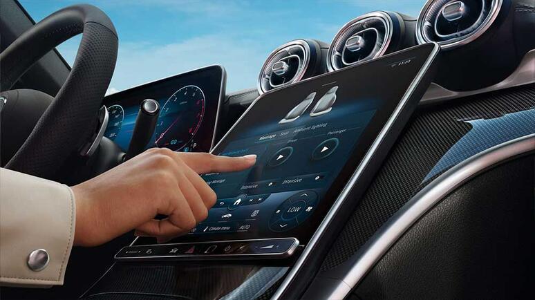 Mercedes-Benz C-Klasse vertikaler Touchscreen