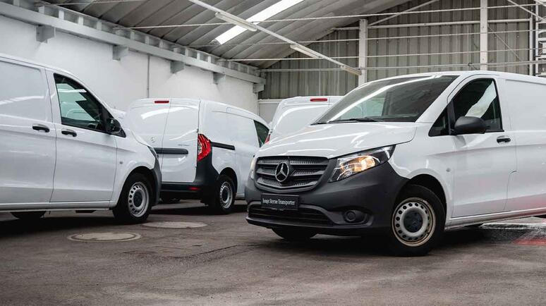 Dienstleistungen Transporter