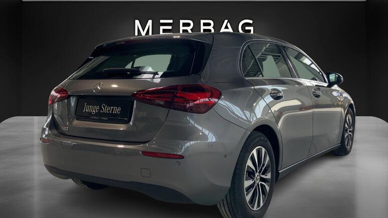 Mercedes-Benz - A 180 Kompaktlimousine Facelift