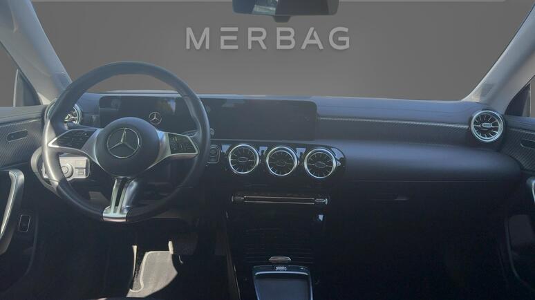 Mercedes-Benz - CLA 200 d Coupé Progressive Line Facelift