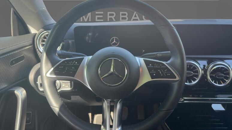 Mercedes-Benz - CLA 200 d Coupé Progressive Line Facelift