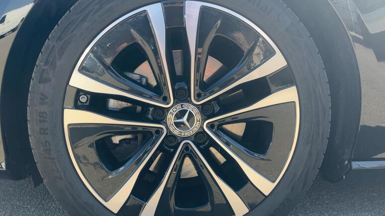 Mercedes-Benz - CLA 180 d Shooting Brake Progressive Line Facelift