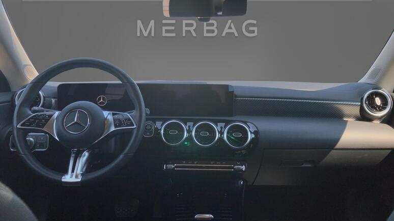 Mercedes-Benz - CLA 180 d Shooting Brake Progressive Line Facelift