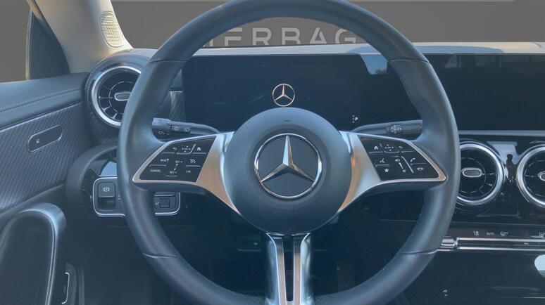 Mercedes-Benz - CLA 180 d Shooting Brake Progressive Line Facelift