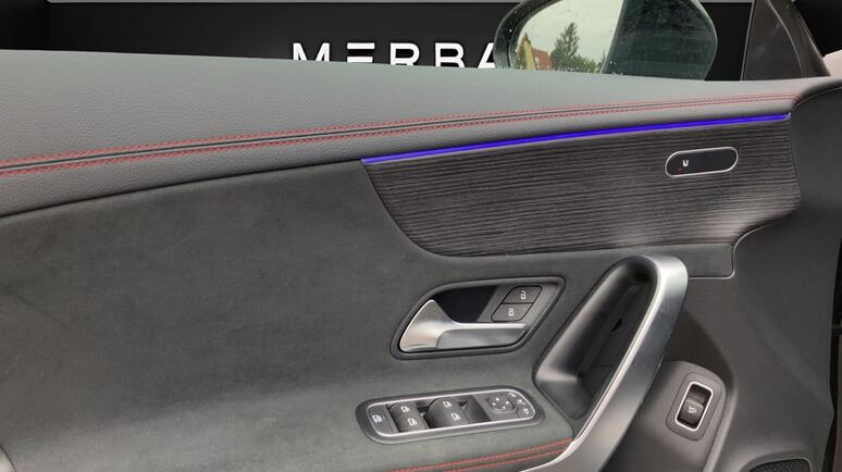 Mercedes-Benz - CLA 180 Coupé AMG Line