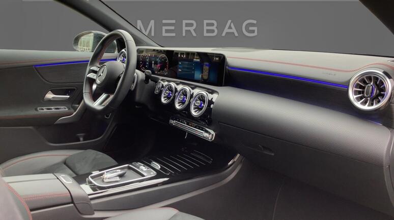 Mercedes-Benz - CLA 180 Coupé AMG Line