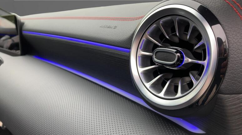 Mercedes-Benz - CLA 180 Coupé AMG Line