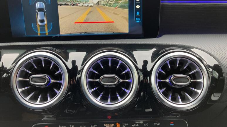 Mercedes-Benz - CLA 180 Coupé AMG Line