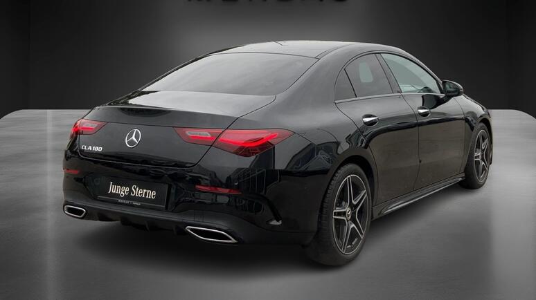 Mercedes-Benz - CLA 180 Coupé AMG Line
