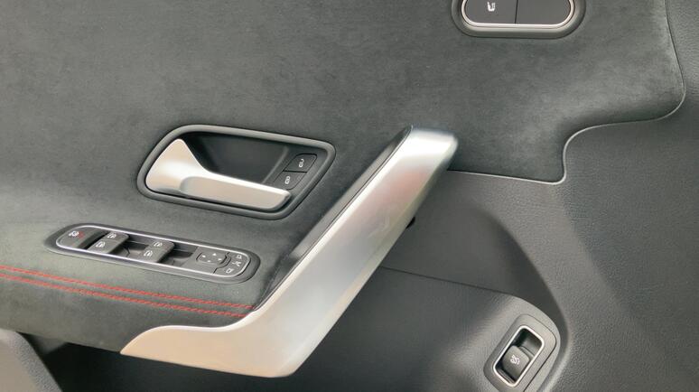 Mercedes-Benz - CLA 180 d Coupé AMG Line