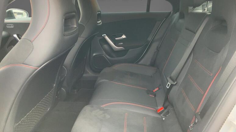 Mercedes-Benz - CLA 180 d Coupé AMG Line