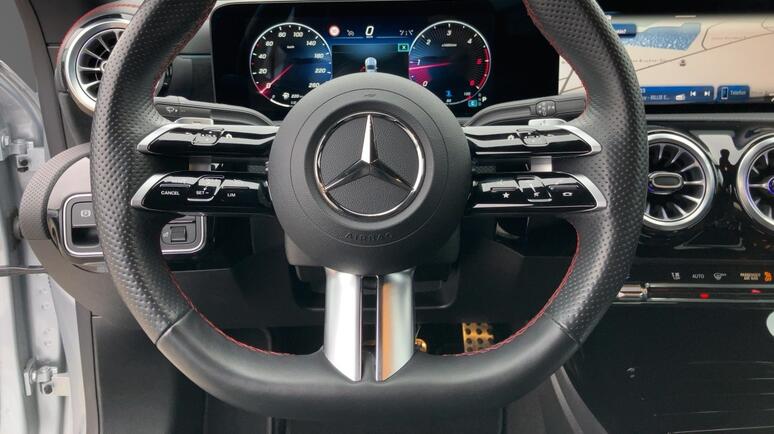 Mercedes-Benz - CLA 180 d Coupé AMG Line