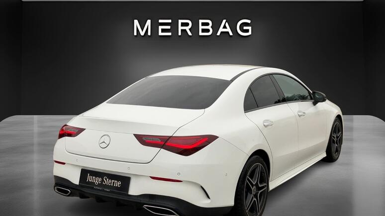 Mercedes-Benz - CLA 180 Coupé AMG Line Premium Facelift