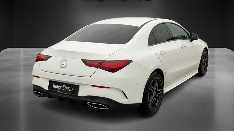 Mercedes-Benz - CLA 180 Coupé AMG Line