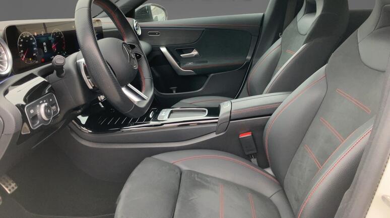 Mercedes-Benz - CLA 180 Coupé AMG Line