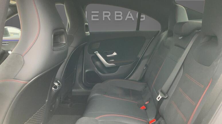 Mercedes-Benz - CLA 180 Coupé AMG Line Premium Facelift