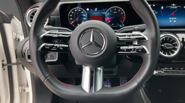 Mercedes-Benz - CLA 180 Coupé AMG Line