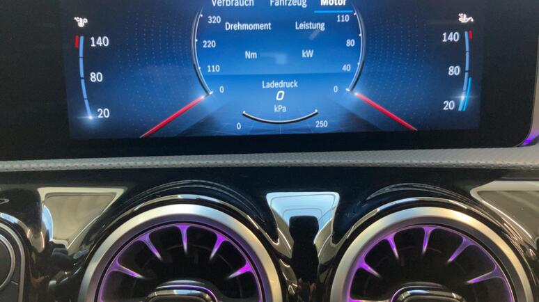 Mercedes-Benz - CLA 200 d Coupé AMG Line Facelift