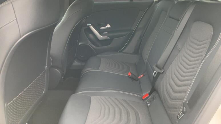 Mercedes-Benz - CLA 180 d Coupé