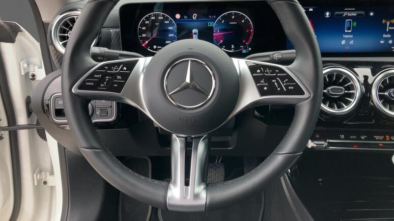 Mercedes-Benz - CLA 180 d Coupé
