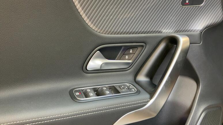 Mercedes-Benz - A 180 d Kompaktlimousine Österreich-Edition