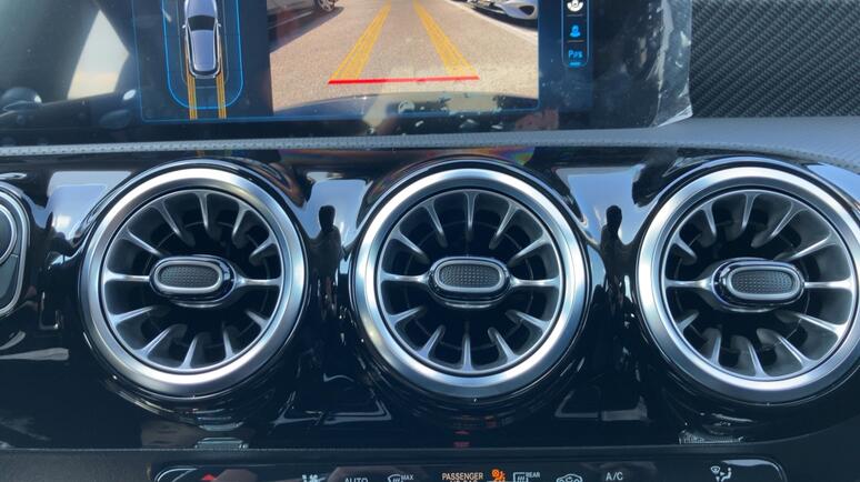 Mercedes-Benz - A 180 d Kompaktlimousine Österreich-Edition