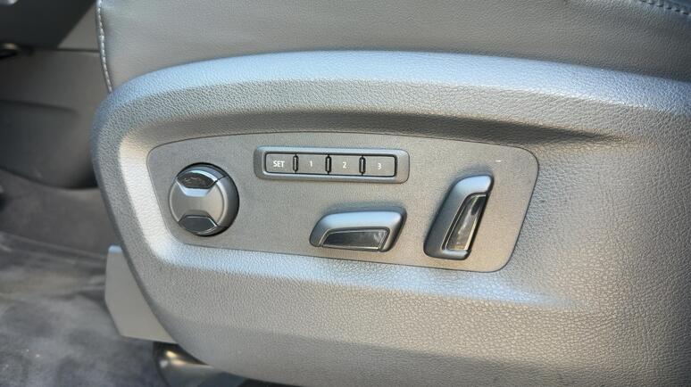 Volkswagen - MULTIVAN