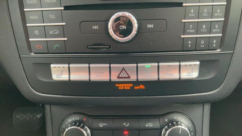 Mercedes-Benz - B 180 d