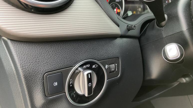 Mercedes-Benz - B 180 d