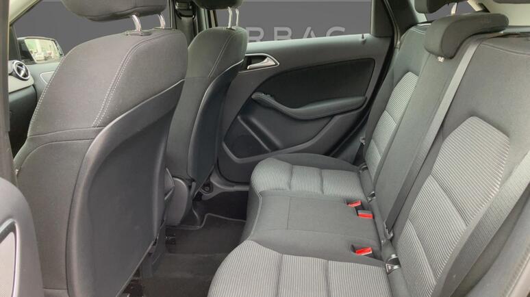 Mercedes-Benz - B 180 d