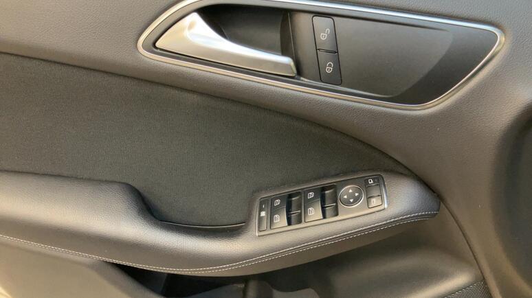 Mercedes-Benz - B 180 d