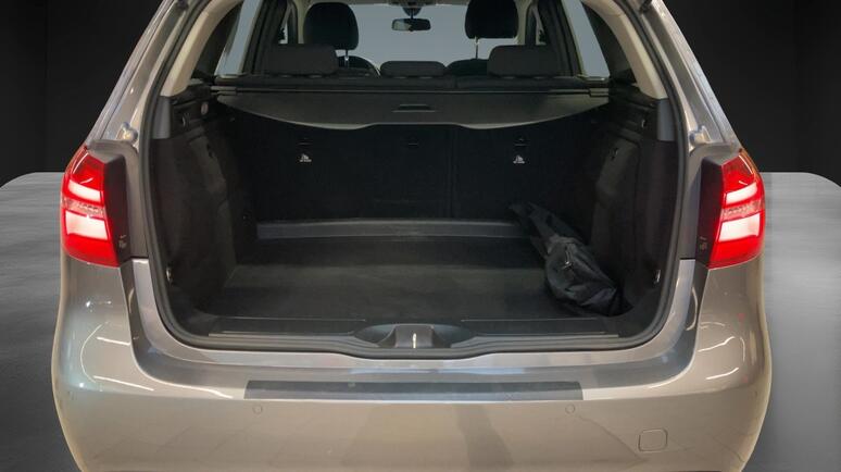 Mercedes-Benz - B 180 d