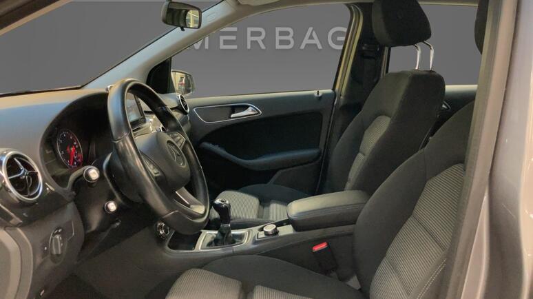 Mercedes-Benz - B 180 d