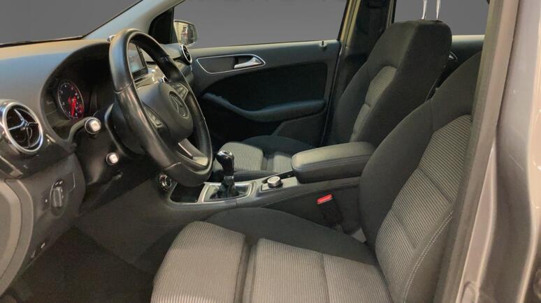 Mercedes-Benz - B 180 d