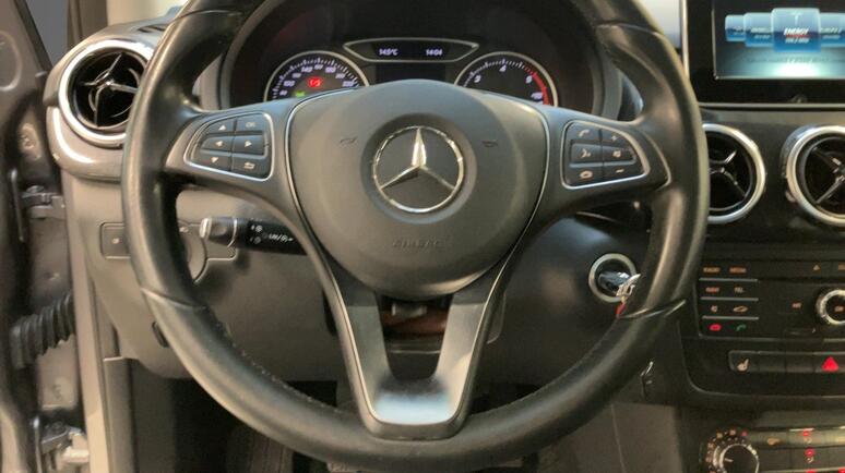 Mercedes-Benz - B 180 d